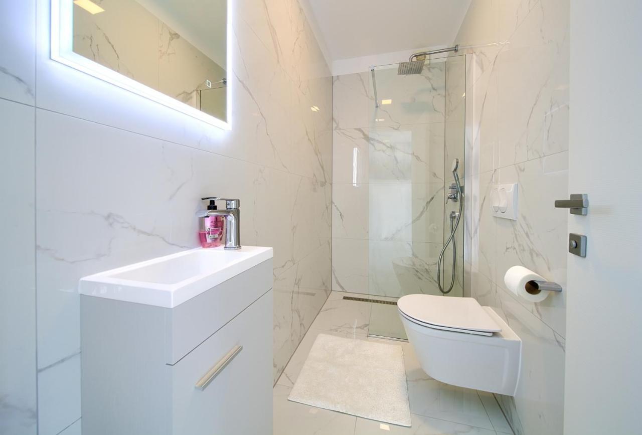 Ferienwohnung Penthouse Rosa Malinska Exterior foto